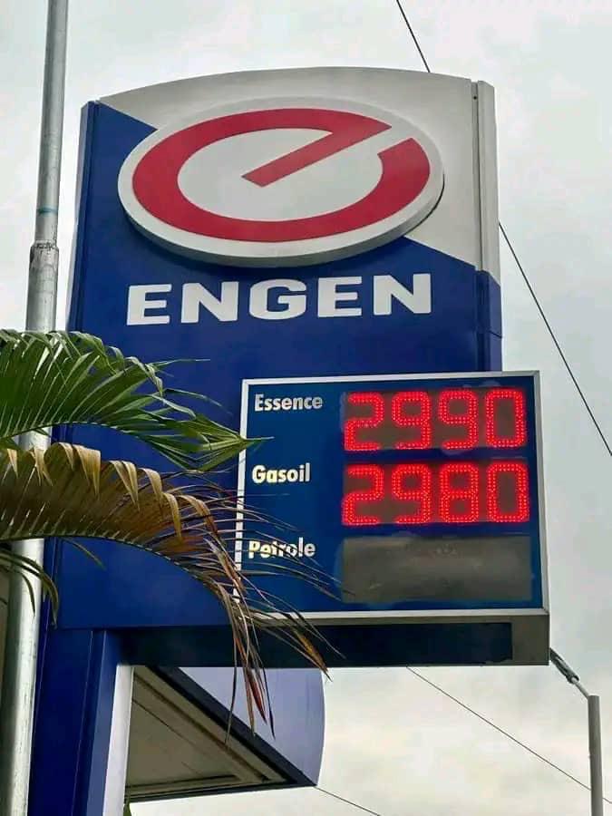 Inhabituel, le gouvernement congolais révise en baisse le prix du carburant