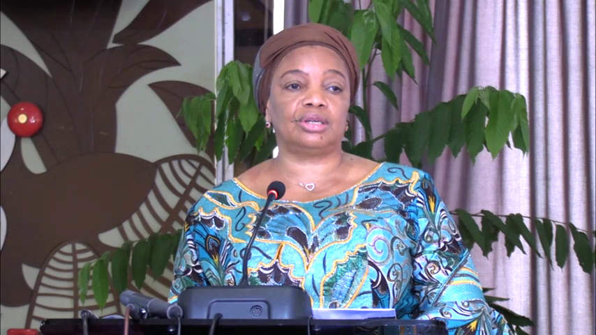 Ève BAZAIBA débute avec faste le mois vert