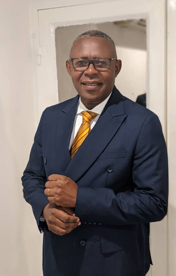 Serge aimé MANANGA salue l’arrêté  du Ministre SAKOMBI sur les modalités d’exercice de la prestation de services et sous traitance