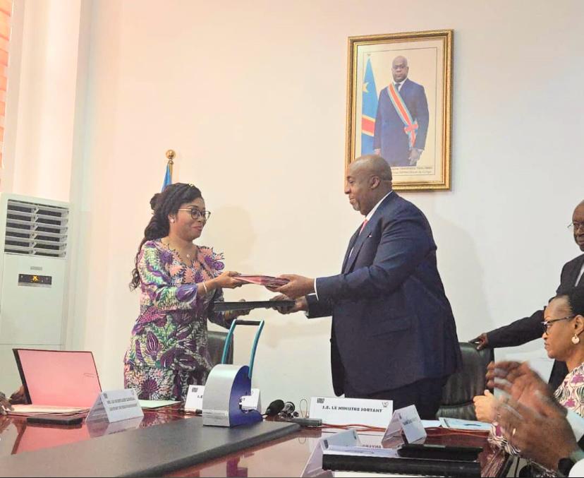 De Aimé SAKOMBI à Acacia BANDUBOLA : continuité ou rupture dans la réforme du secteur des Hydrocarbures en RDC ?